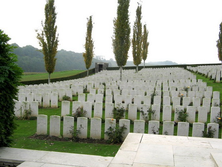 BAGNEUX BRITISH CEMETERY, GEZAINCOURT France
